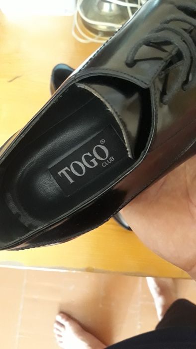 Продаю классические чёрные туфли 43 размер