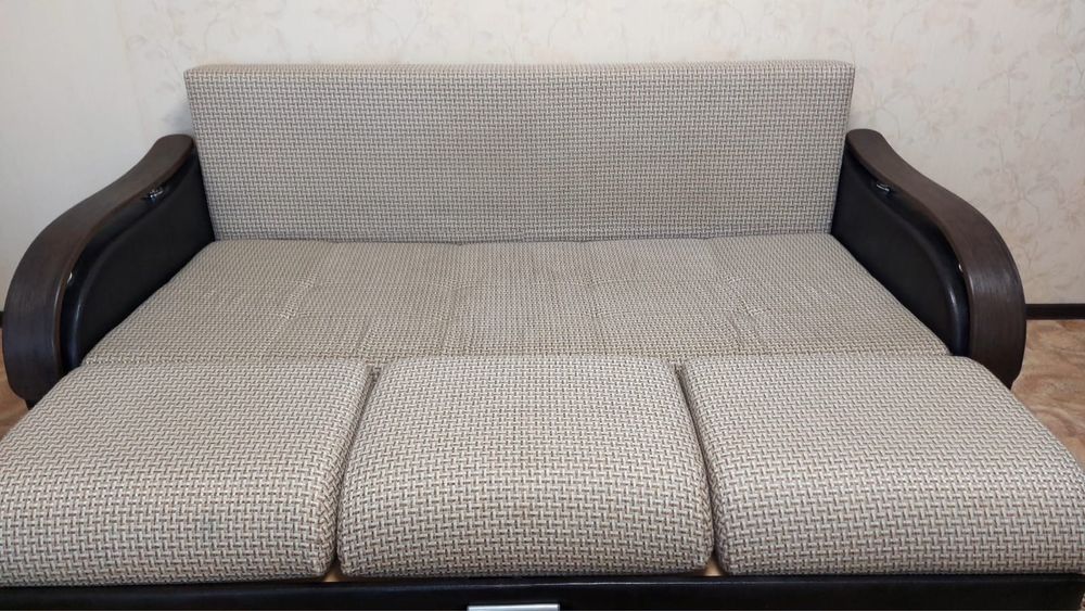 Диван  и два кресла