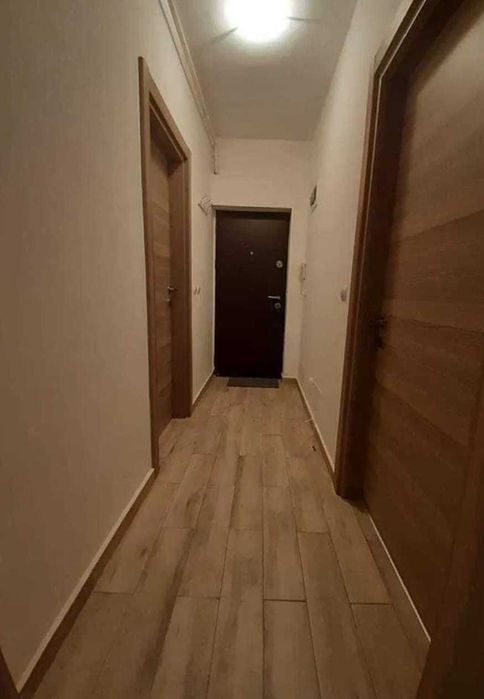 Proprietar inchiriez garsonieră cu loc de parcare