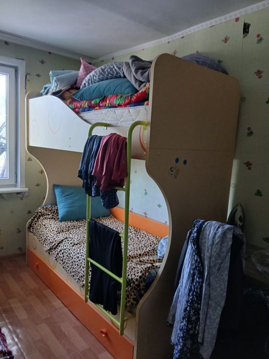 Продается двухярусная кровать