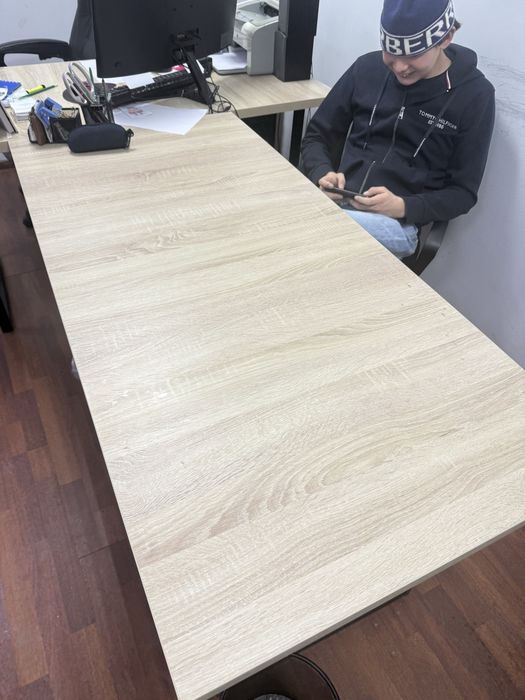 Стол бежевый , 3 штуки