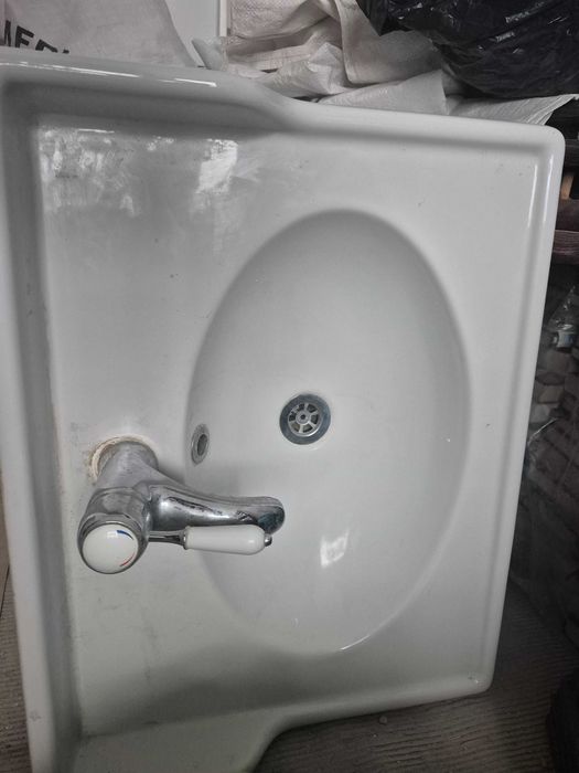 Lavoar 62 cm Rutsjon Ikea cu robinet si scurgere