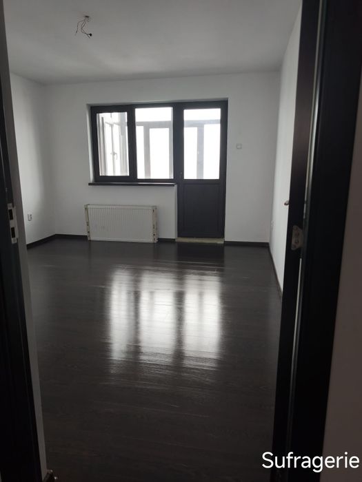 Apartament 4 camere 82 mp+Boxa