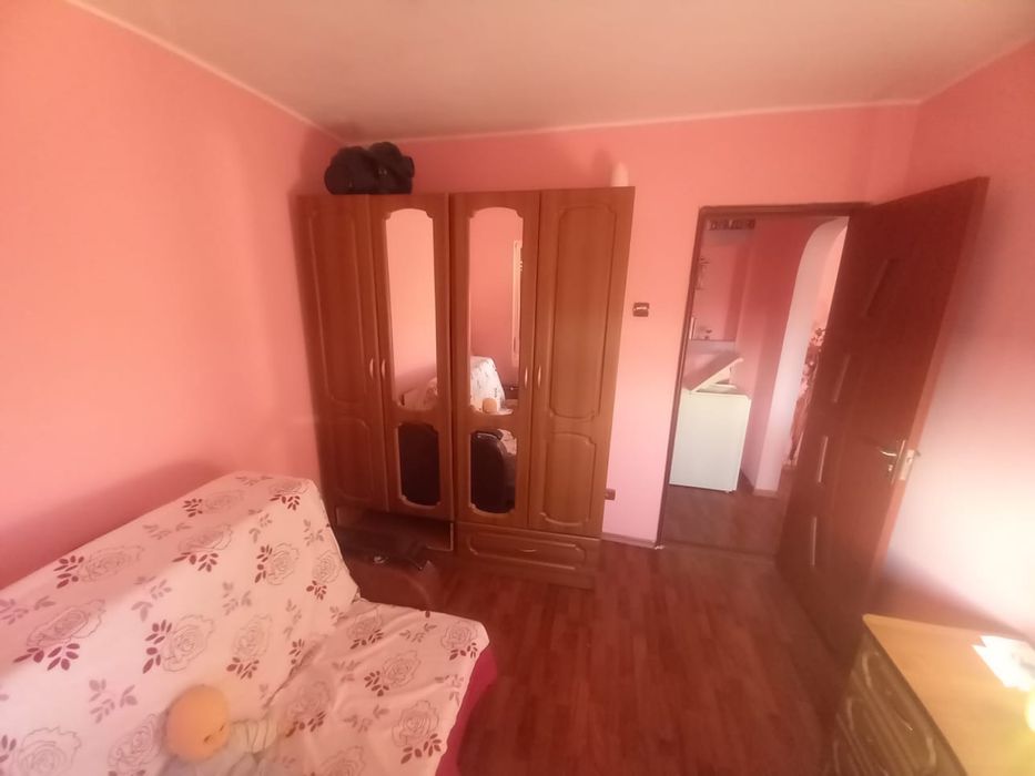 Vand apartament 2 camere  (negociabil)