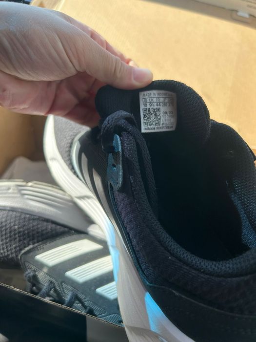 Адидас кроссовки