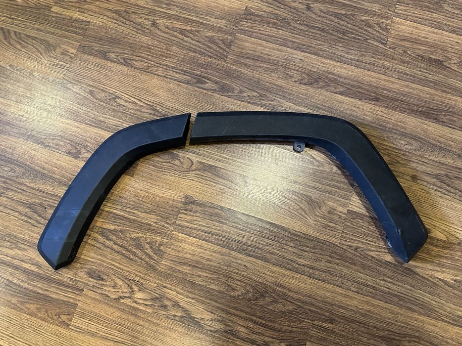 Накладка на дверь и крыло Rav 4 50