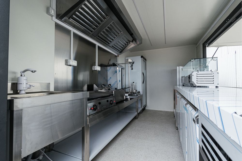 Rulota Fast Food Shaorma Kebab Grill Complet Utilata Premium, Rate, Street Food Truck Profesional Rulote Comerciale Complet Echipate In Stoc