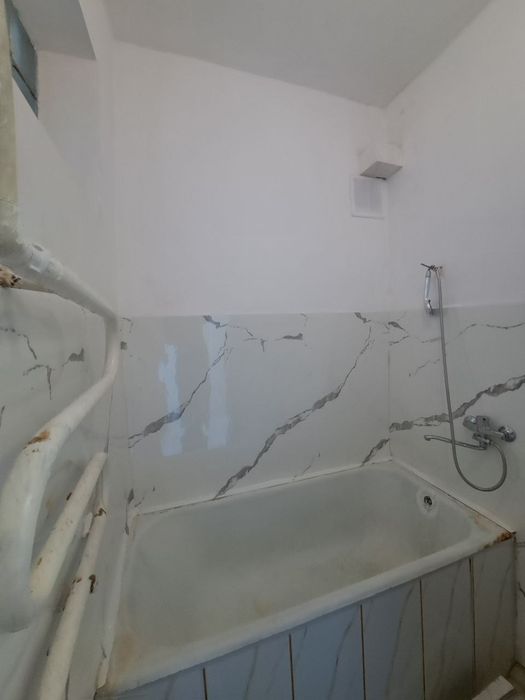 3 Xonalik kvartera sotiladi