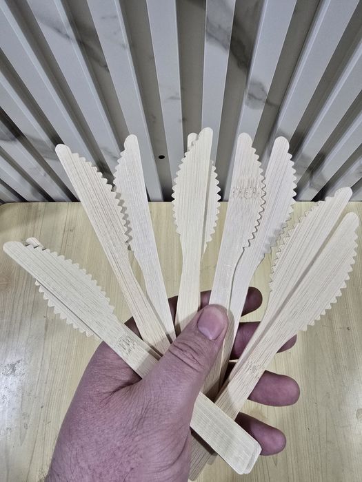 Ножове от бамбук 10бр  1  пакет