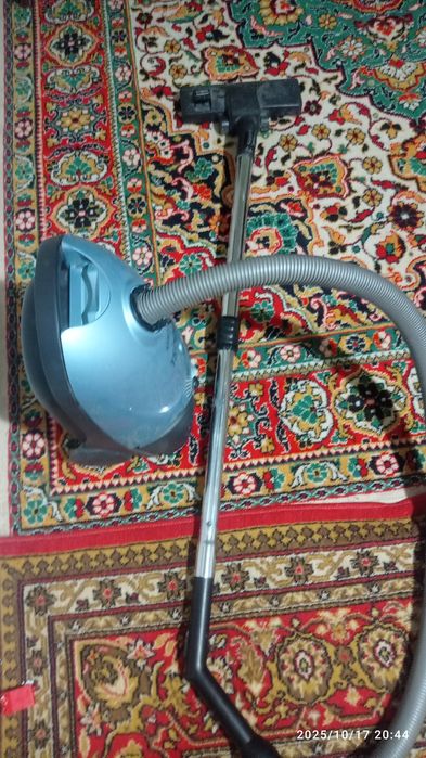 Самсунг плисос запчасга сотилади матори кеткан олмаштирса ишлайди.