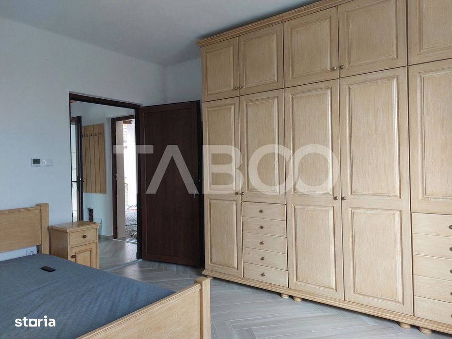 Casa 58 mp cu gradina 300 mp pet friendly central Cisnadioara