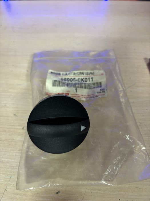 Регулятор печки кнопка хайлюкс