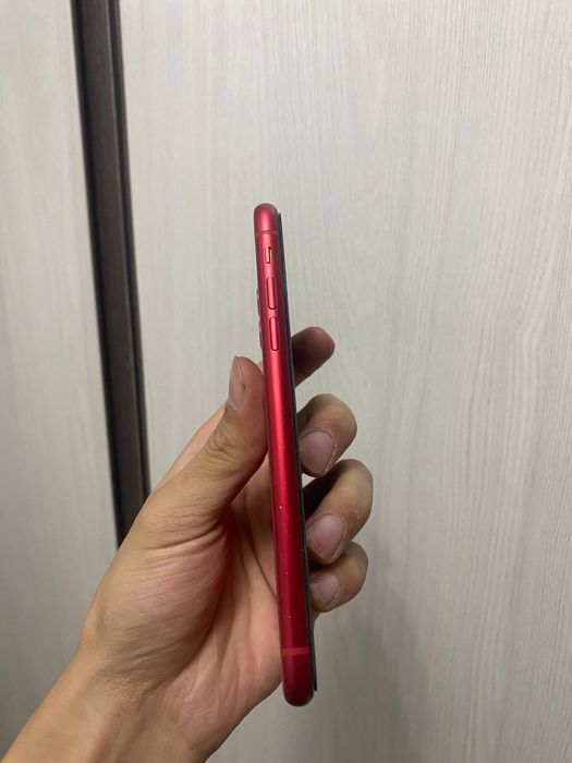 Айфон 11 с коробкой.