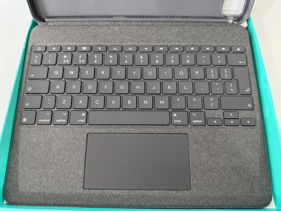 Клавиатура Logitech Combo Touch  iPad Pro 12.9