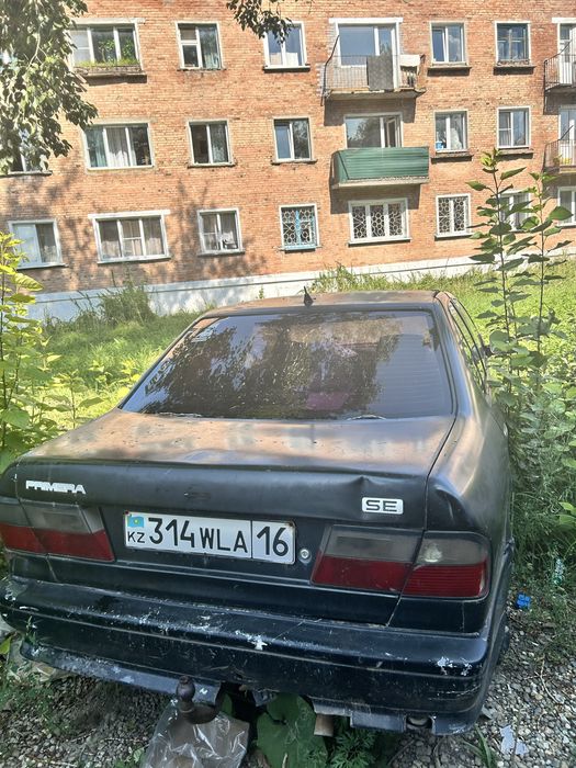 Машина ниссан хэчбек