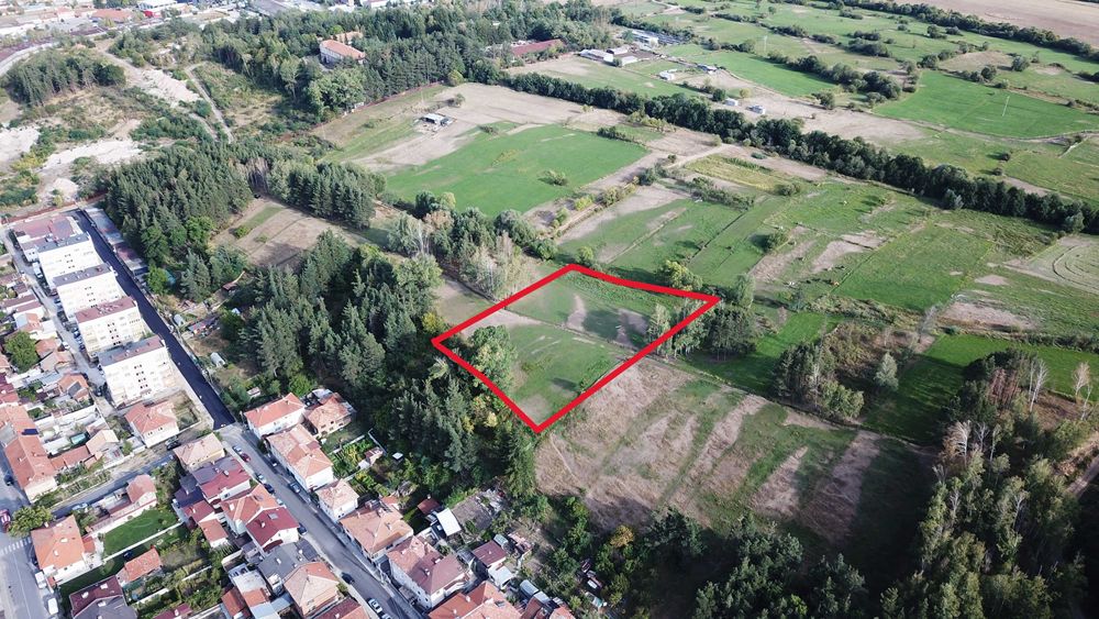 Продава се Парцел в Разлог - 4400 кв.м за 32 €/кв.м - Снимка #2
