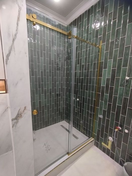 Стеклянные перегородки.  Душевые кабины. Dush kabina.