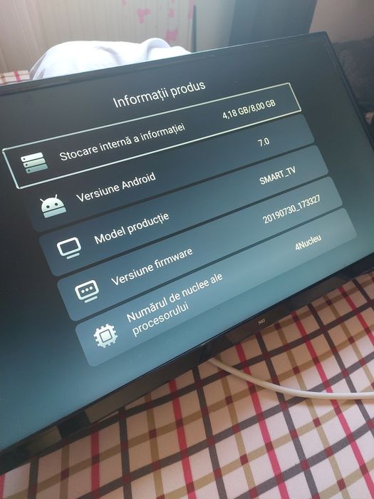 TV Smart NEI diagonala 63 cm