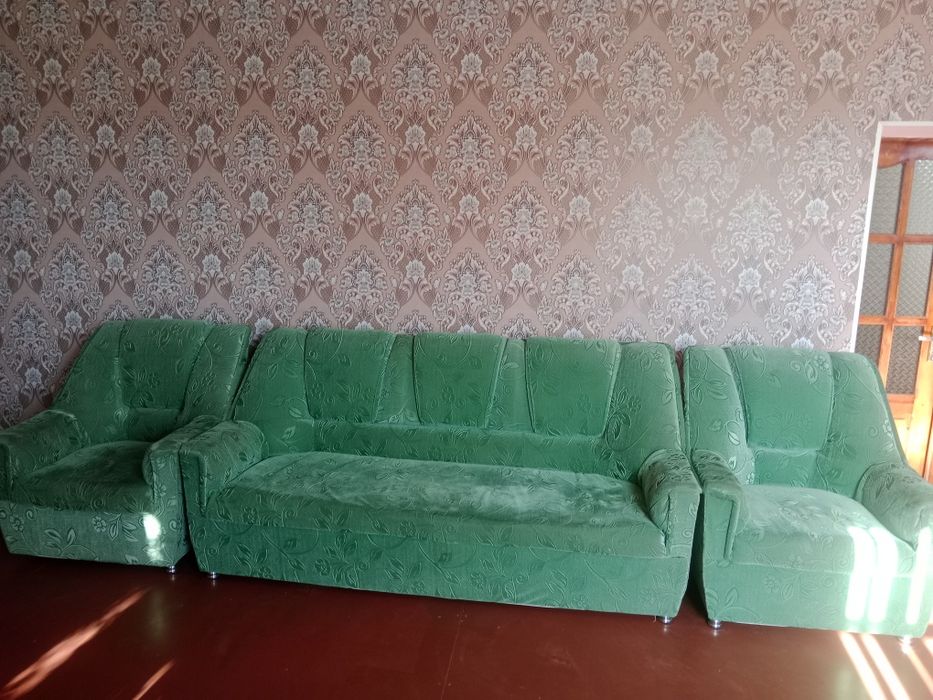 Диван и два кресла