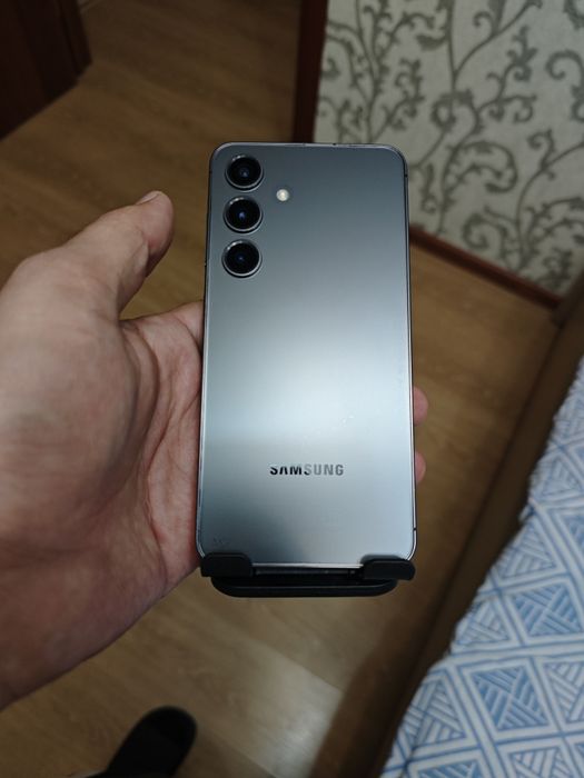 Продаю SAMSUNG S24