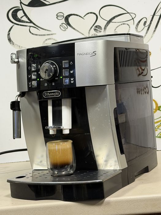 Кафемашина кафе автомат delonghi magnifica S с гаранция