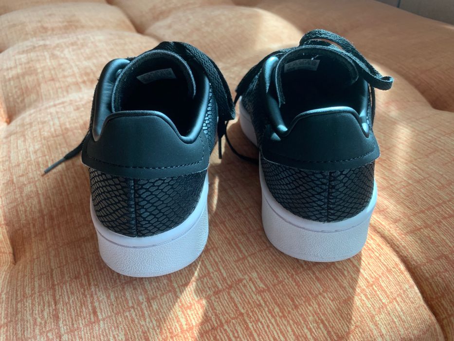 Дамски обувки adidas