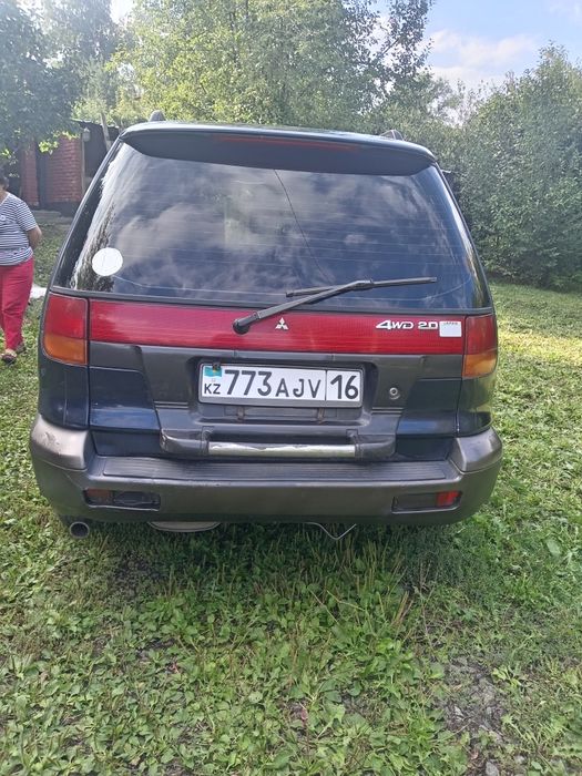 Продам машину Mitsubishi RVR