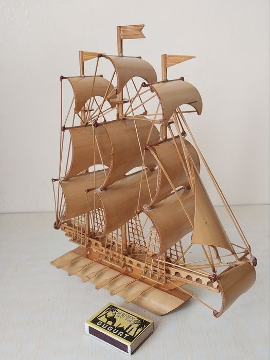 Кораблик из бамбука.