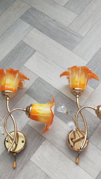 Красивые светильники-бра.