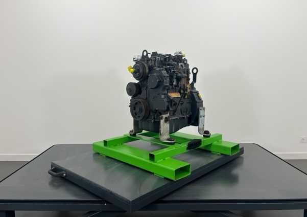 Motor Perkins 1104D 44TA pentru incarcator Case 221E second hand verificat motor diesel 4 cilindri Uniterra Group SRL