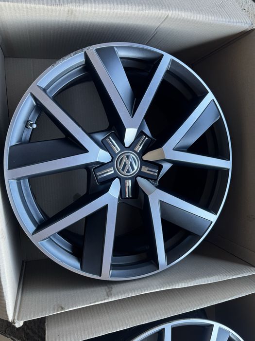 Jante VW Touareg R20Braga III CR7 Originale Fara Anvelope