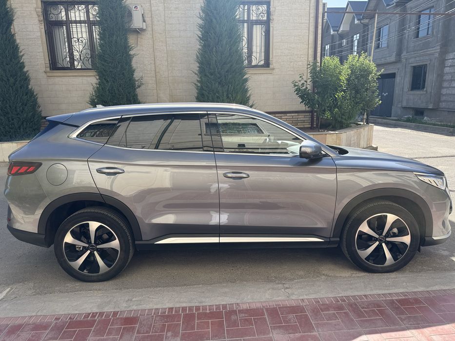 BYD Song Plus DMI (Plug-in Hybrid)