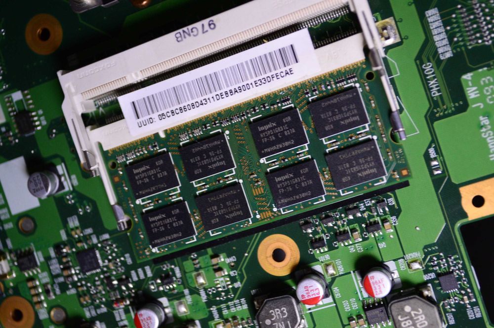 Toshiba l350 24u Лаптоп без видеокарта за части ремонт