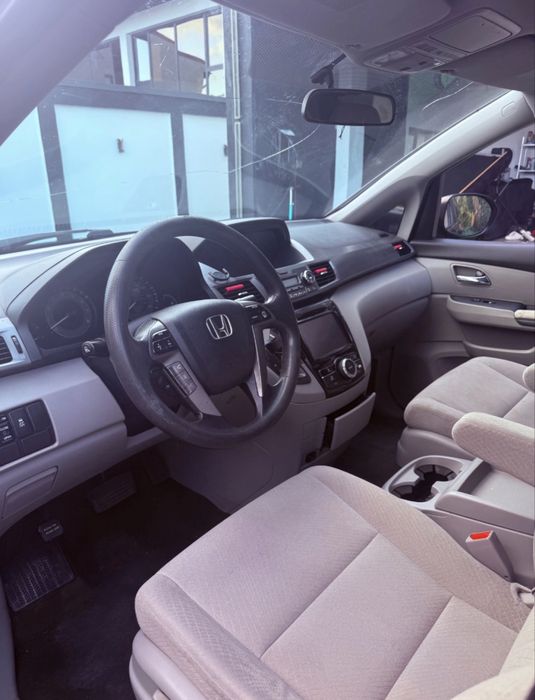 Honda Odyssey Facelift 3.5 V6 - 248 cp - 8 locuri - 2017 - 180.000 km /// Didi AUTO Showroom