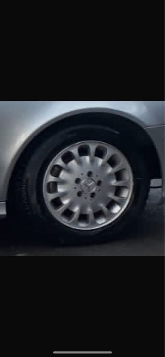 Диски заводские ромашки с шинами R16. На мерседес w211