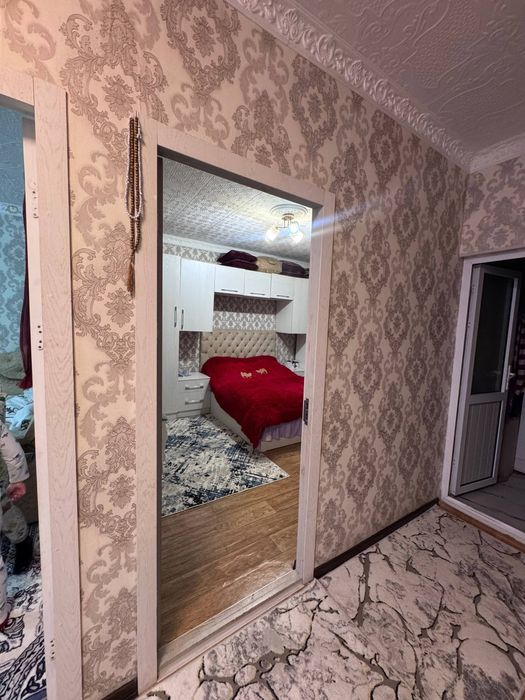 Кв сотилади срочно 3 хонали 2 этажда