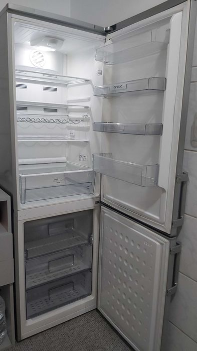 Combina frigorifica Arctic ANK326NFS+, 287 l, Clasa A+, Full No Frost