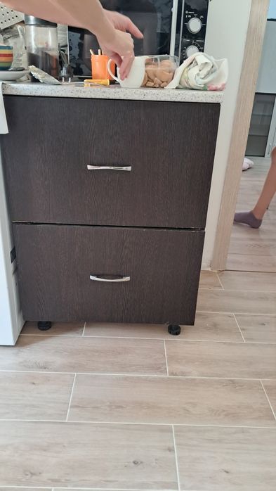 Кухонный мебель продается