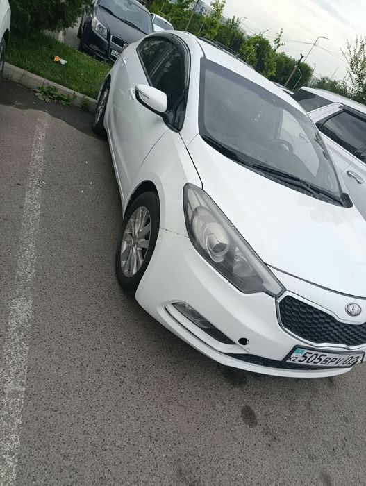 Продам Кия Церато 2013 год автомат объем 2.0