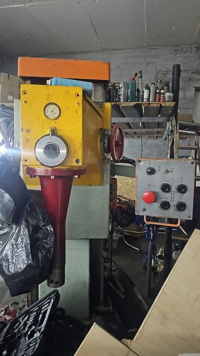 продам фрезерный станок и расточной