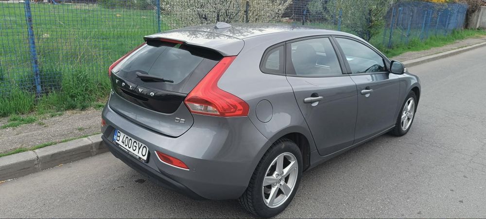 Vând Volvo V40 motor D2