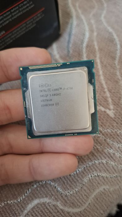 Продам процессор i7 4790 с кулер