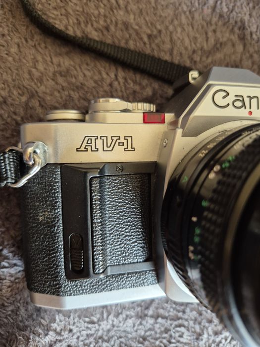 SLR Canon AV-1 cu obiectiv fd 50mm f1,8