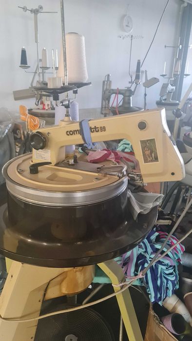 Vand keturi , masini cusut, butoniere , nasturi.