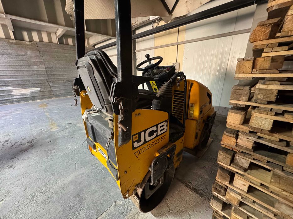 Дорожный каток JCB
