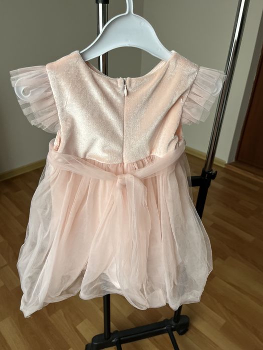 Продам нарядное платье для малышки