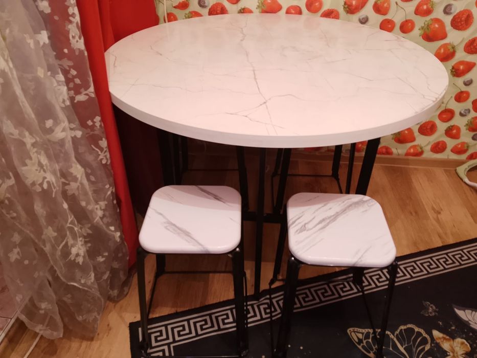 Продам стол со стульями