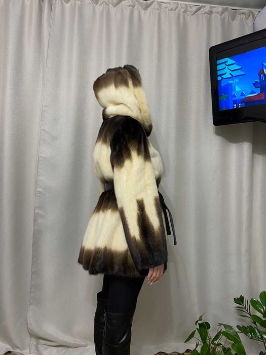 Шуба норковая очень красивая