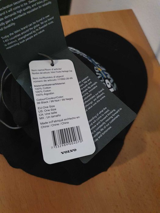 Шапка Volvo Trucks Sweden / Чисто нова!