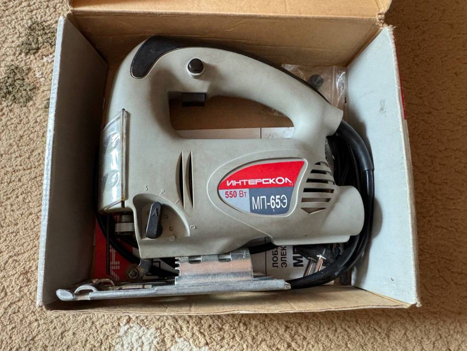 Ручной лобзик (электрический)